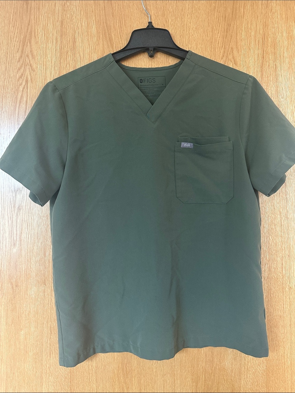 Figs Men's V-Neck Scrub Top in Forest Green